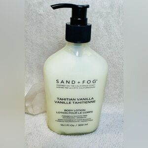 Sand + Fog Tahitian Vanilla Body Lotion Cream
NWOT 300ML